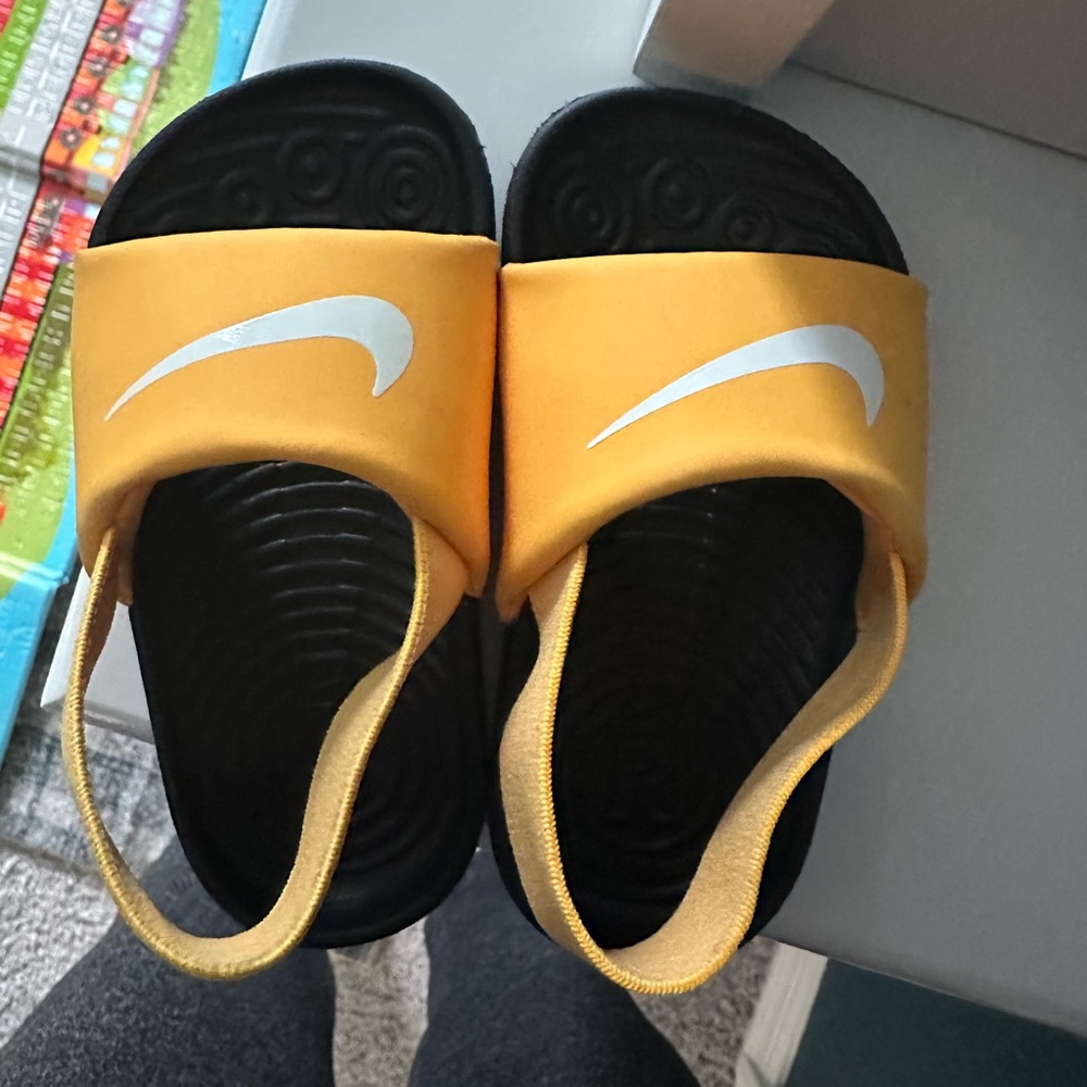 6C Toddler Nike Sandals